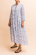 Load image into Gallery viewer, If you like how the french do it, this could be a good one for you. Lightweight cotton, empire waist, covered buttons. The Valentina daisy print offers low key dressing, for the elegant and refined.
