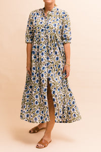 A block printed beauty - The Paloma in Bluebell. She has an empire waist, covered buttons, mandarin collar and a neckline to be worn open or buttoned all the way. Long line sleeves to be rolled up or down, whatever takes your fancy. She's very cool to wear when the temperature spikes and is an étté favourite.
